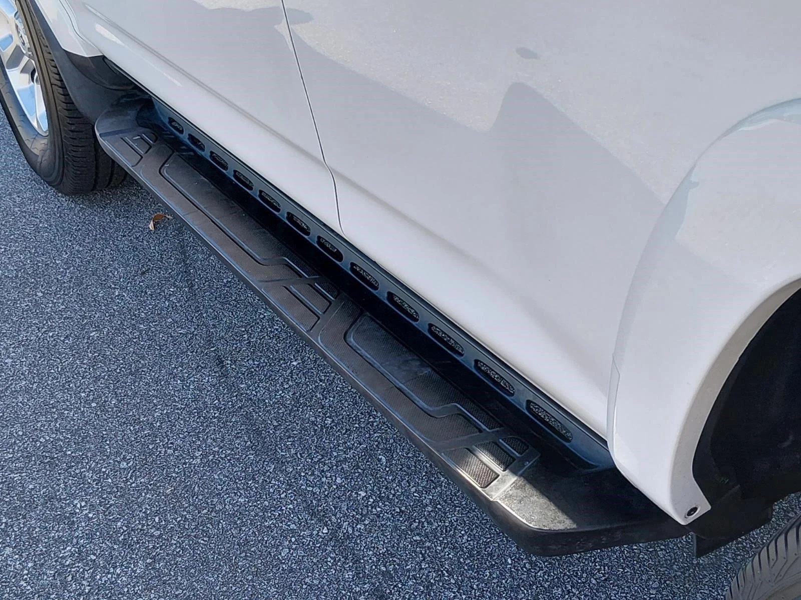 Used 2019 Super White Toyota SR5 Premium image 23
