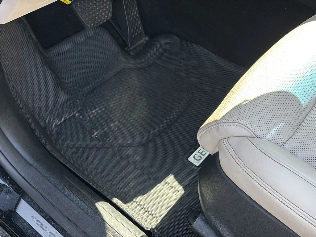 2025 GENESIS GV70 Standard - Photo 13
