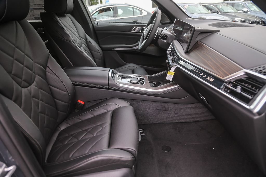 Used 2026 Dravit Grey Metallic BMW sDrive40i image 13