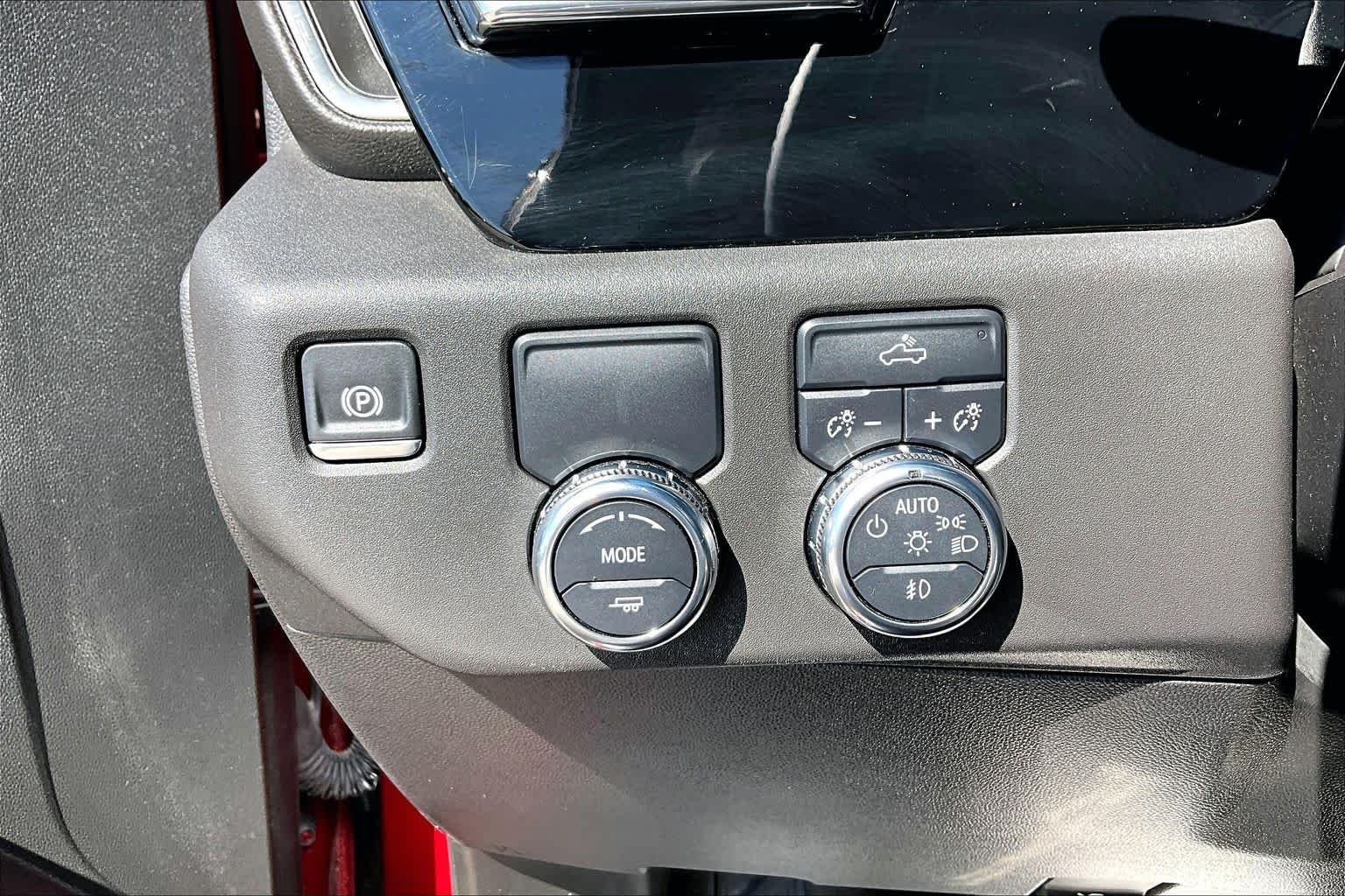 Used 2024 Volcanic Red Tintcoat GMC Elevation image 36