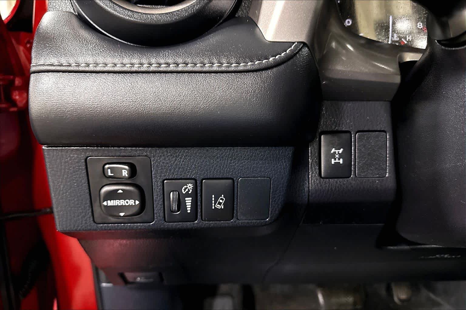 Used 2017 Barcelona Red Metallic Toyota XLE image 34