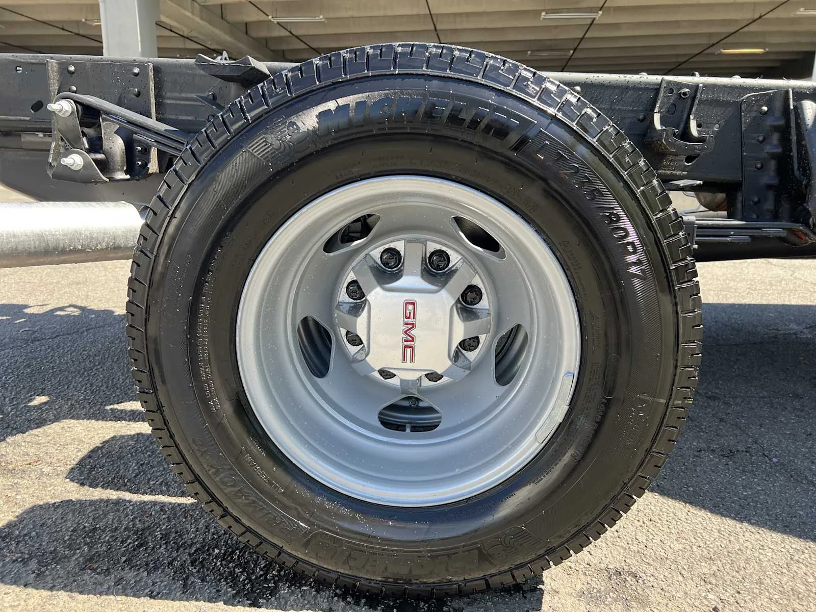 New 2026 Summit White GMC Pro image 17