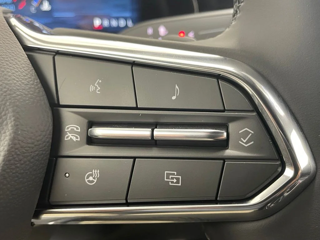 2027 Chevrolet Equinox LT - Photo 28