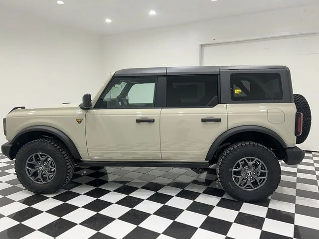 2025 Ford Bronco 4-Door Badlands - Photo 2