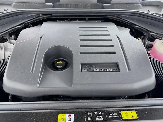 Used 2025 Gray Land Rover S image 33