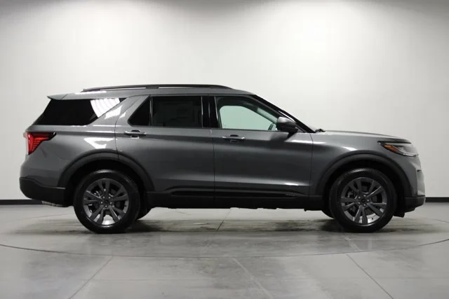 New 2026 Carbonized Gray Metallic Ford Active image 27