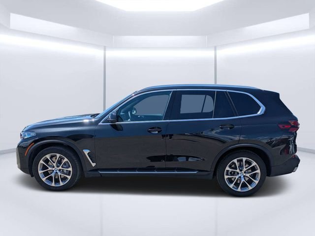 Used 2026 Black BMW sDrive40i image 6