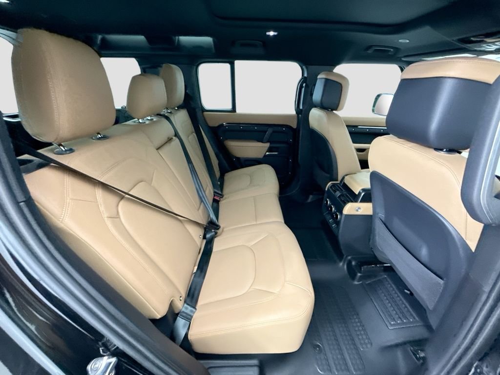 New 2026 Santorini Black LAND ROVER X-Dynamic SE image 21