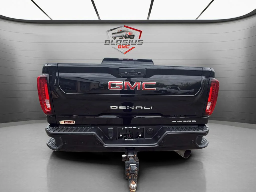 Used 2023 Onyx Black GMC Denali image 4