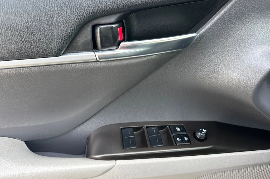 Used 2023 Silver Toyota LE image 15