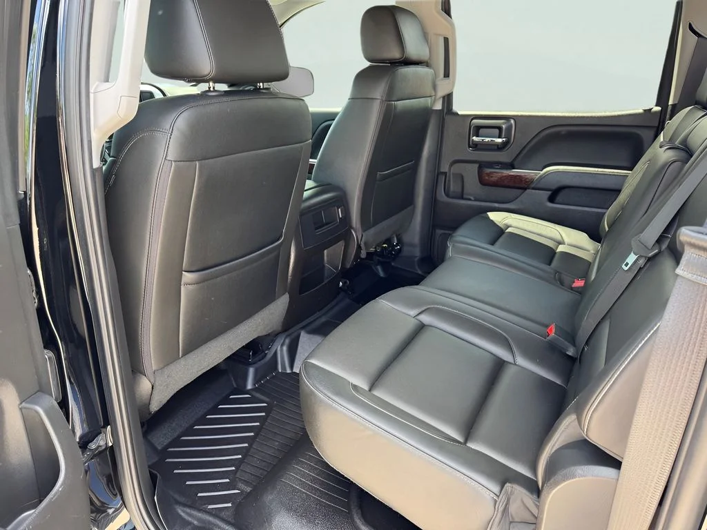 Used 2018 Black GMC SLT image 19