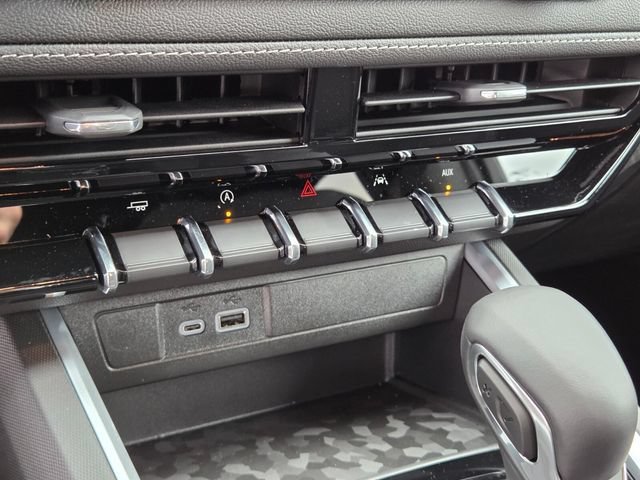 2026 Chevrolet Colorado LT - Photo 13