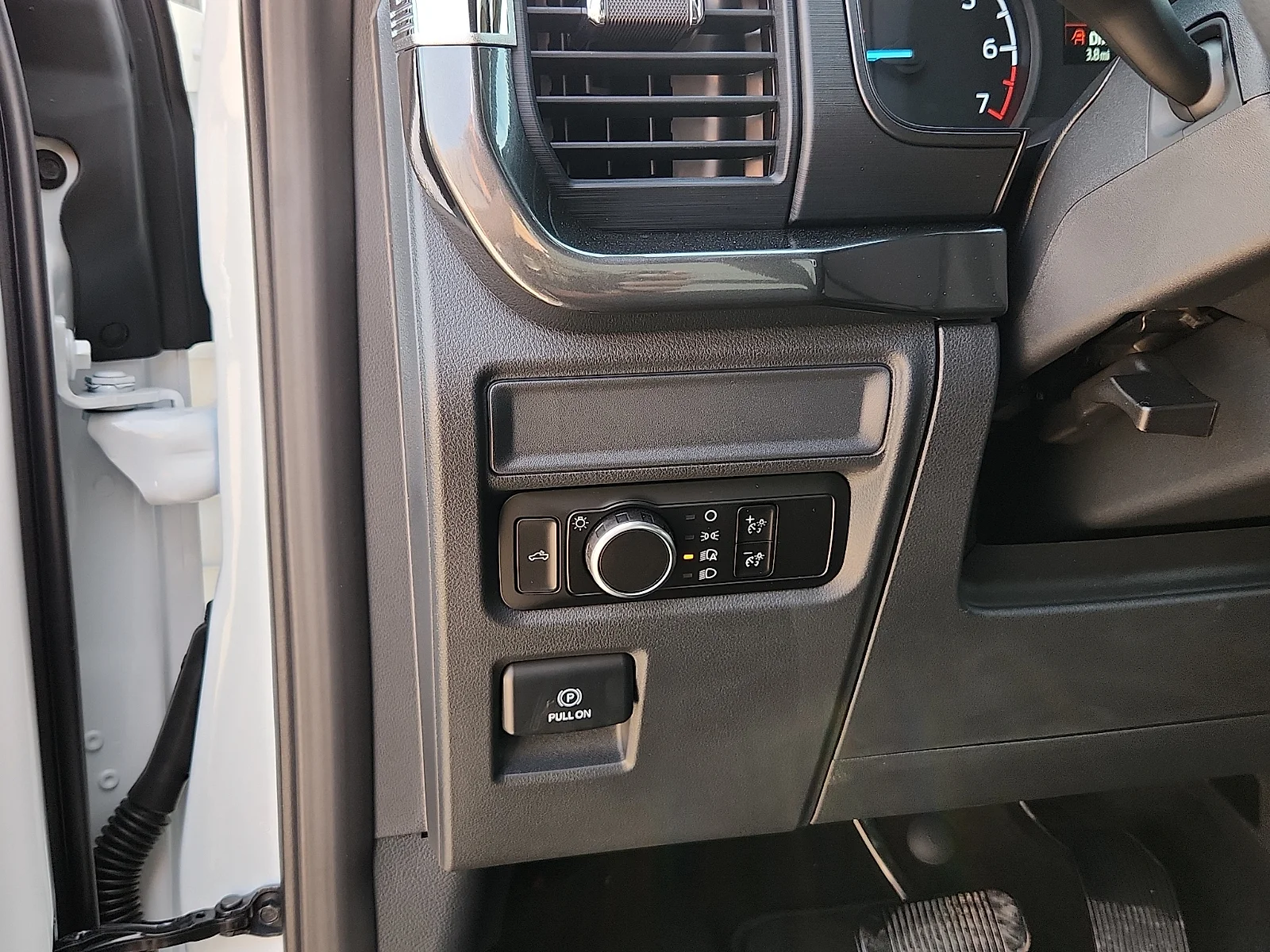 New 2026 Oxford White Ford STX image 16