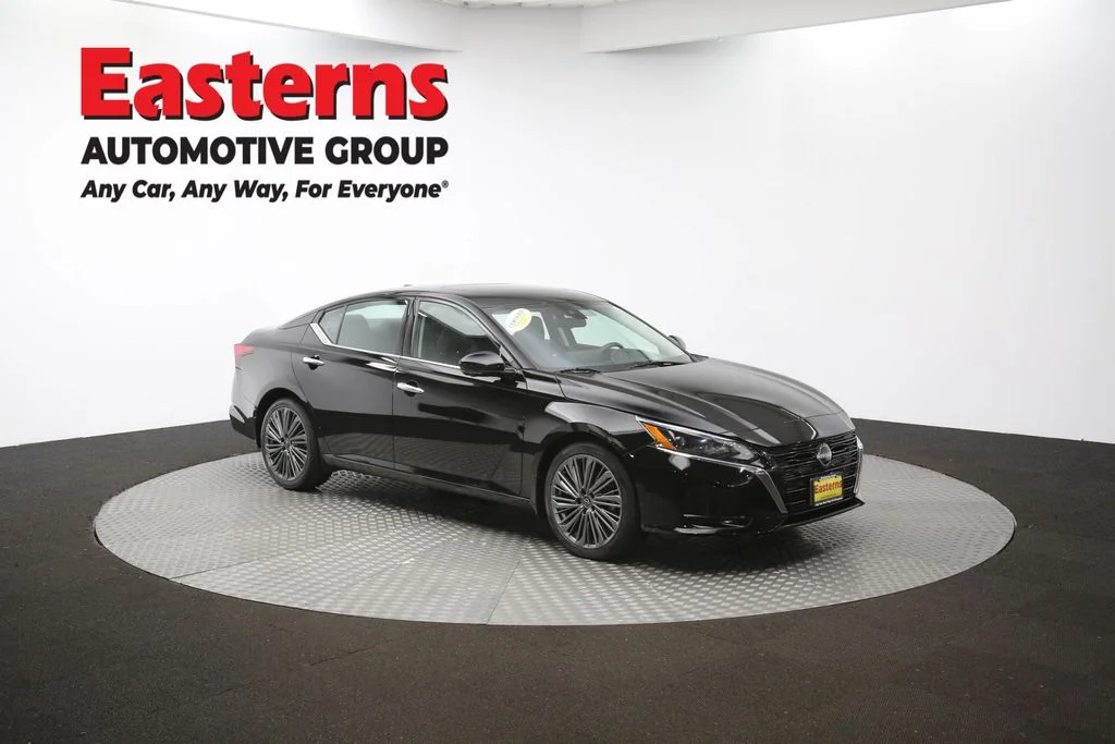 Used 2023 Black Nissan 2.5 SL image 49