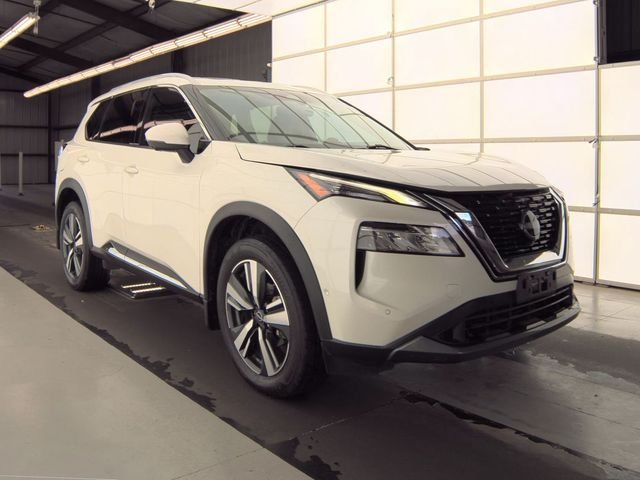 Used 2023 White Nissan SL image 5