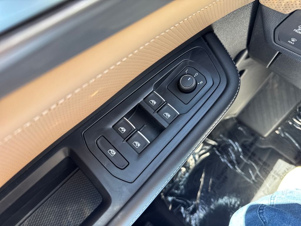 New 2026 Avocado Green Pearl Volkswagen 2.0T SE w/Technology image 18