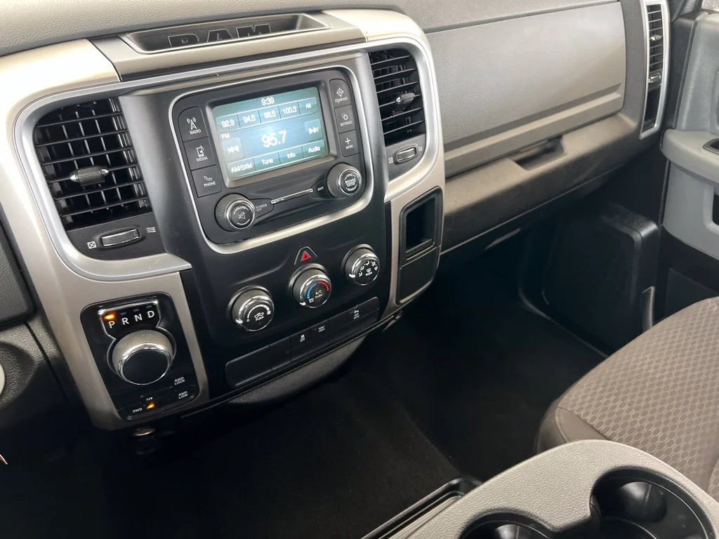 Used 2019 White Ram Warlock image 17