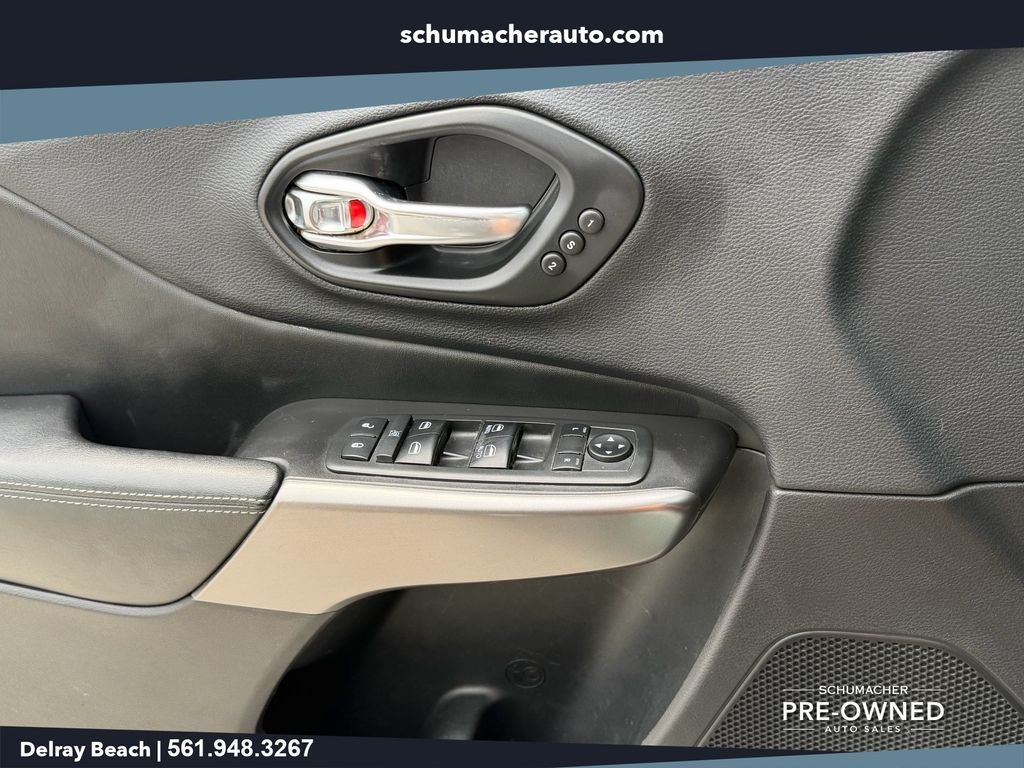 Used 2019 Black Jeep Limited image 28