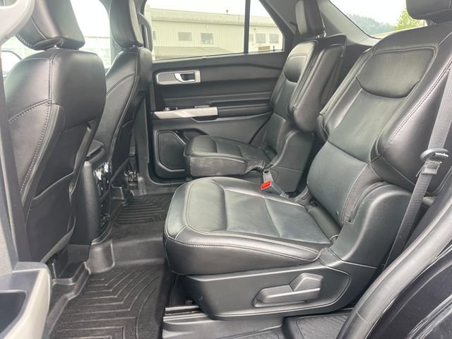 Used 2022 Black Metallic Ford Limited image 15