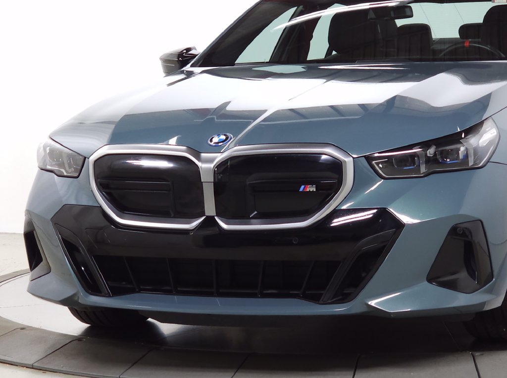 Used 2024 Green Metallic BMW M60 image 4