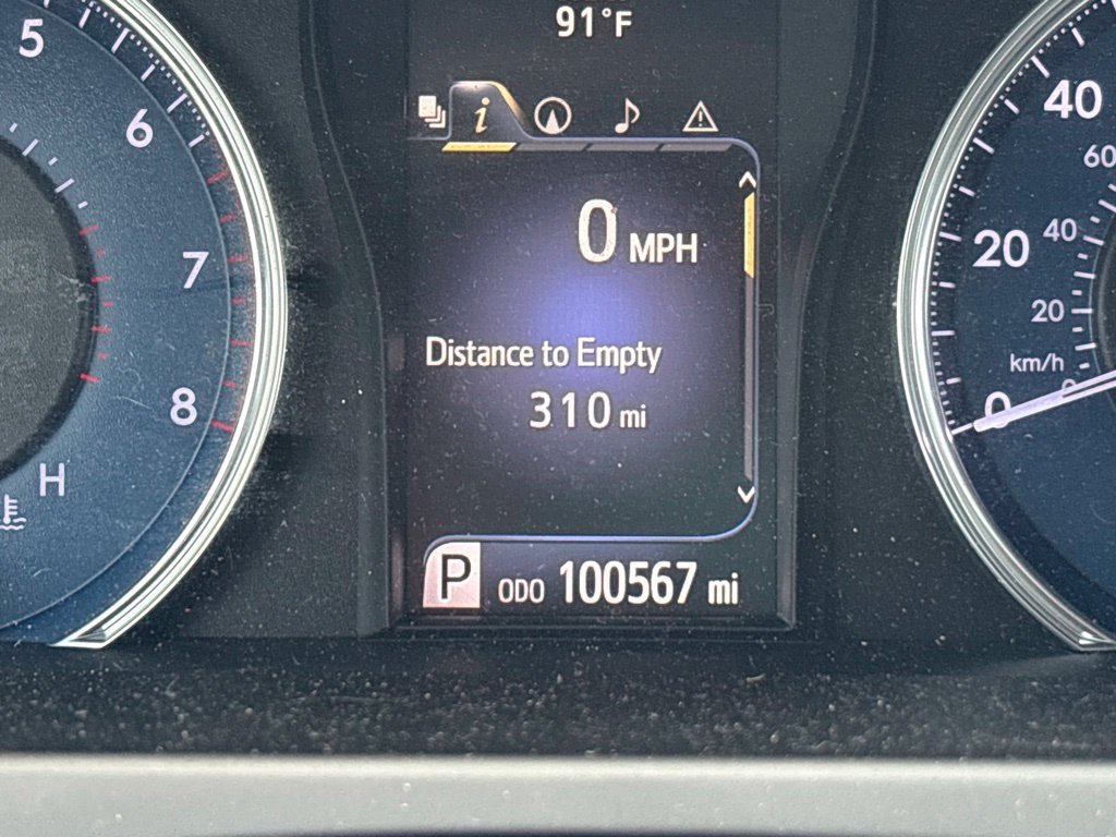 Used 2015 Gray Toyota LE image 22