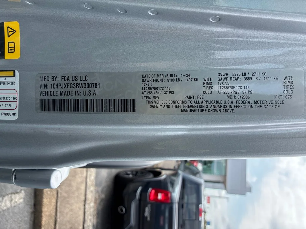 Used 2024 Silver Jeep Rubicon image 18