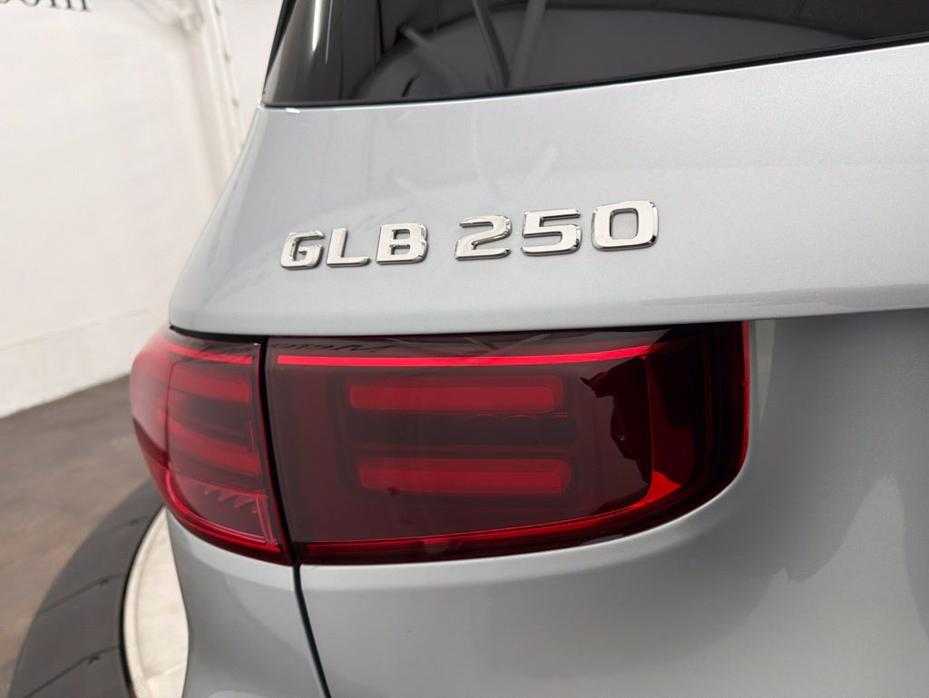 Used 2026 Silver Mercedes-Benz GLB 250 image 11