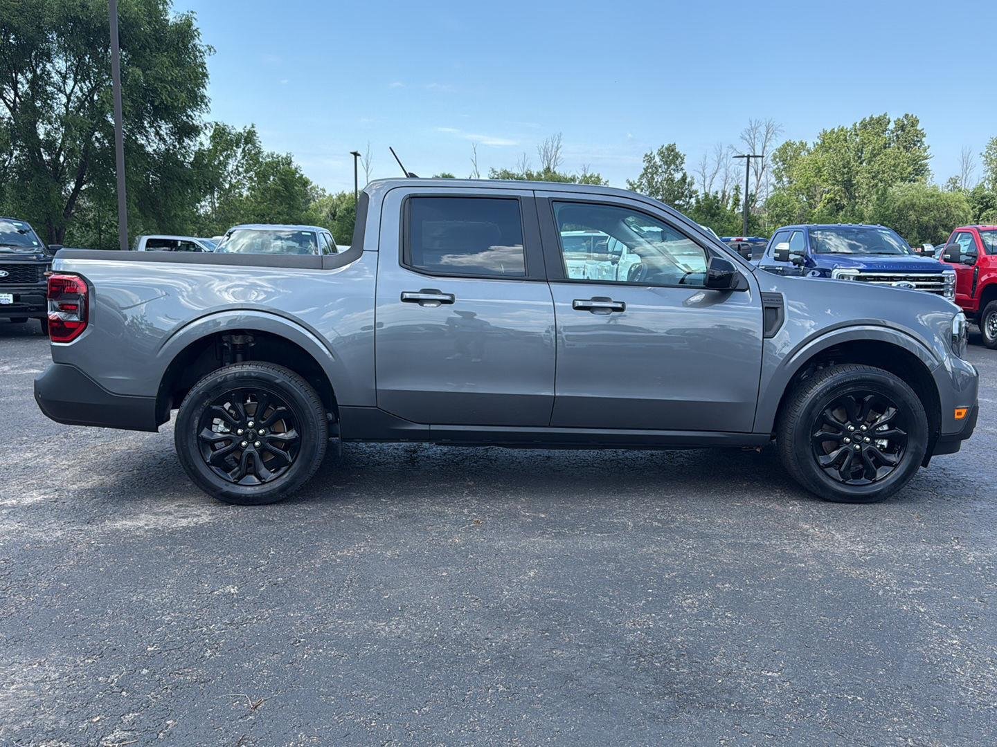 Used 2024 Carbonized Gray Metallic Ford LARIAT image 23