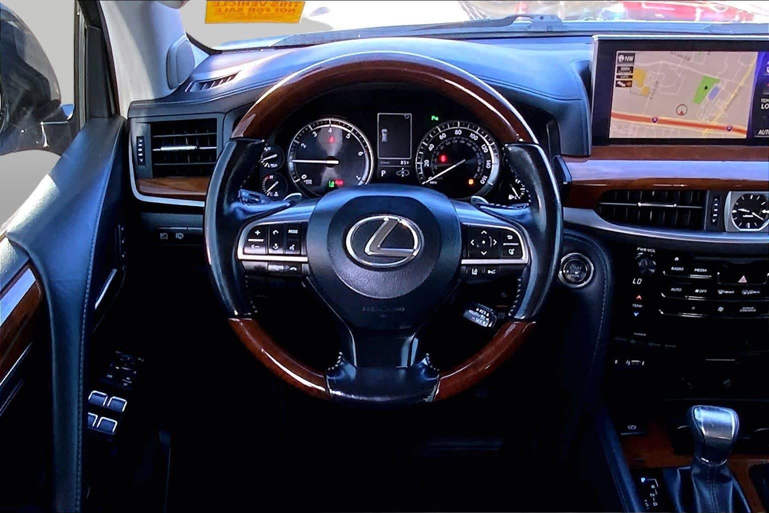 Certified Used 2019 Black Onyx Lexus  image 6