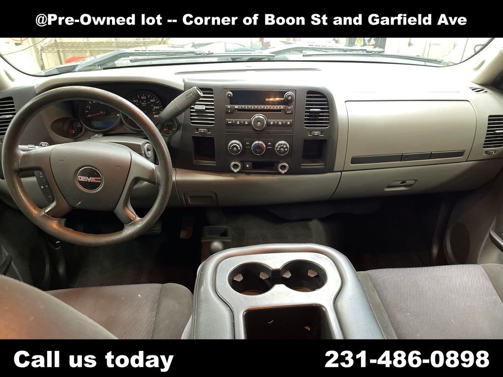Used 2010  GMC SL image 17