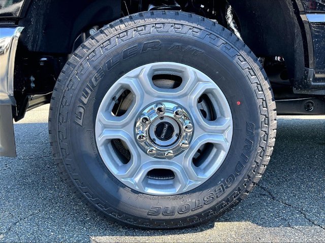 New 2026 Agate Black Metallic Ford XLT image 13
