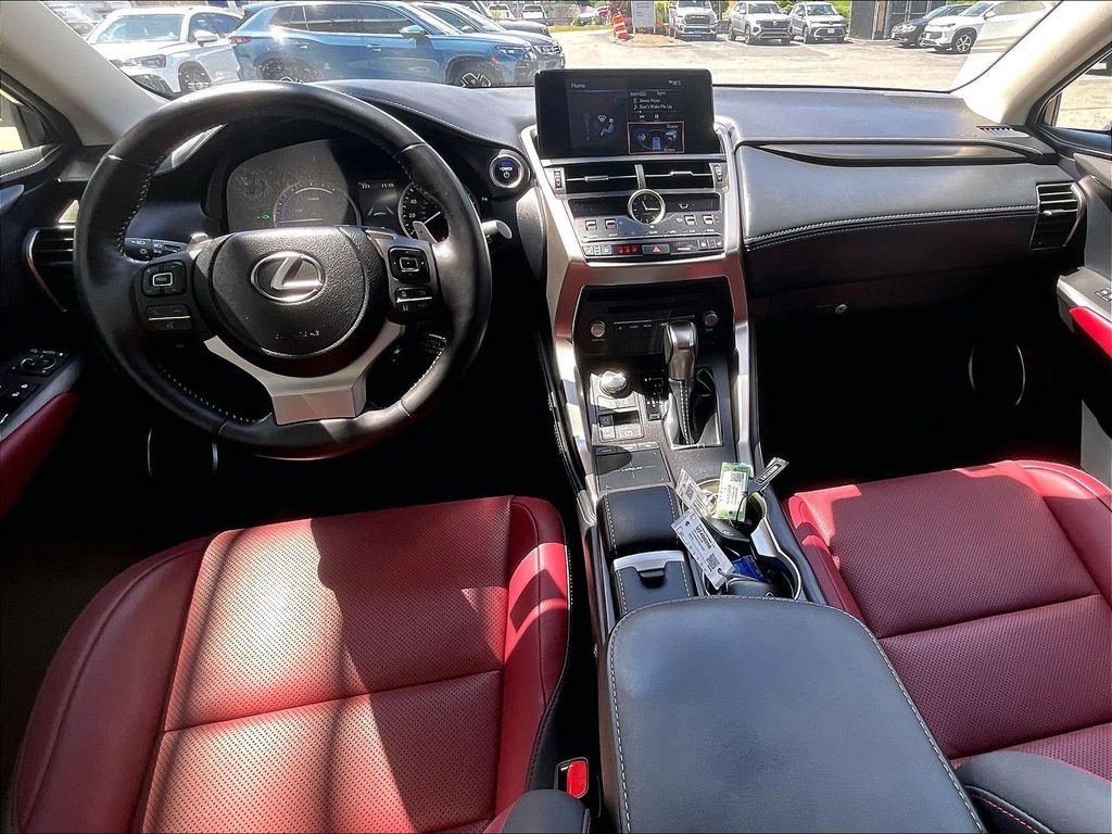 Used 2021 White Lexus 300h image 21