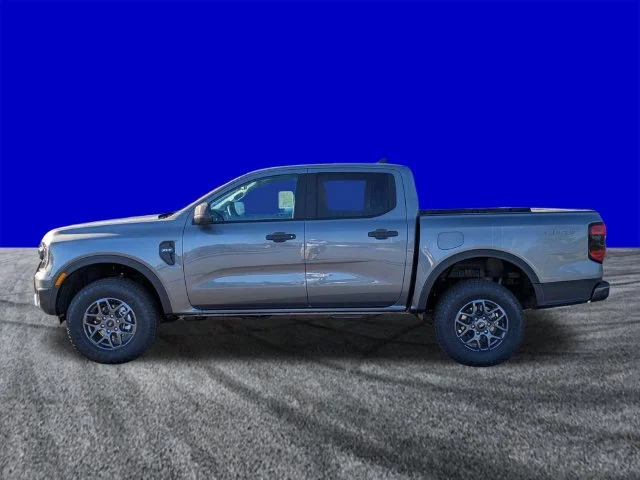 New 2026 Carbonized Gray Metallic Ford XLT image 7