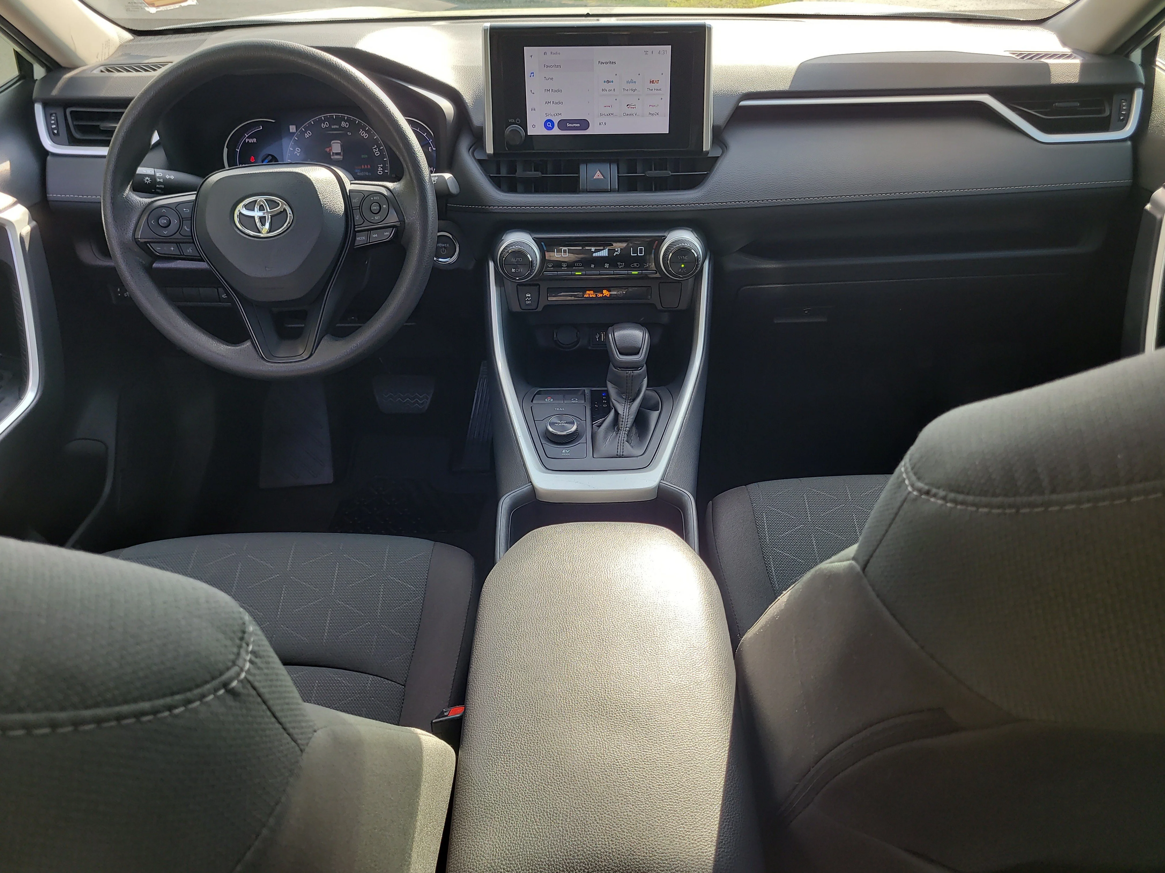 Certified Used 2025 Ice Toyota Hybrid XLE image 15