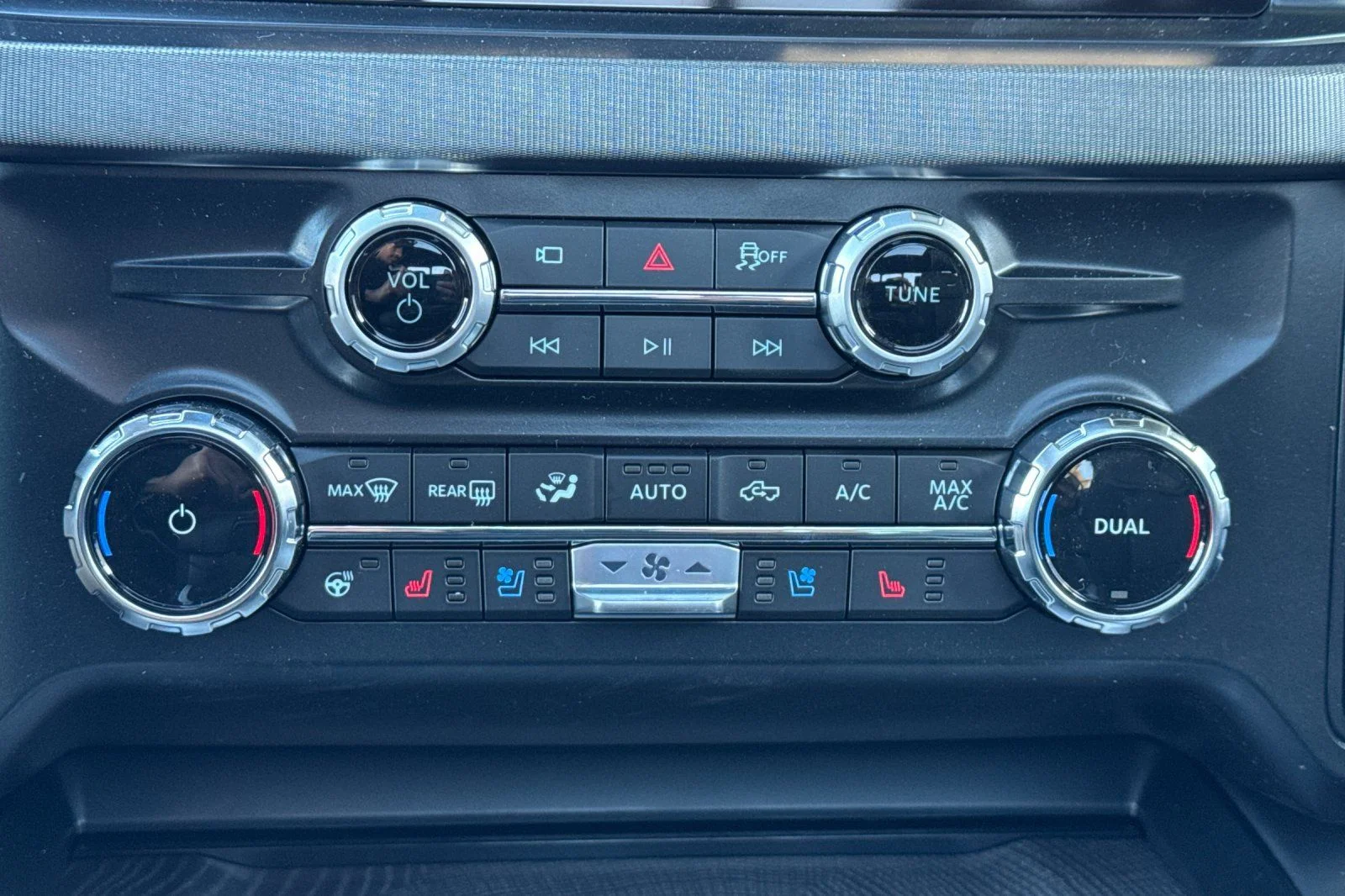 2025 Ford F-250 Super Duty Platinum - Photo 16