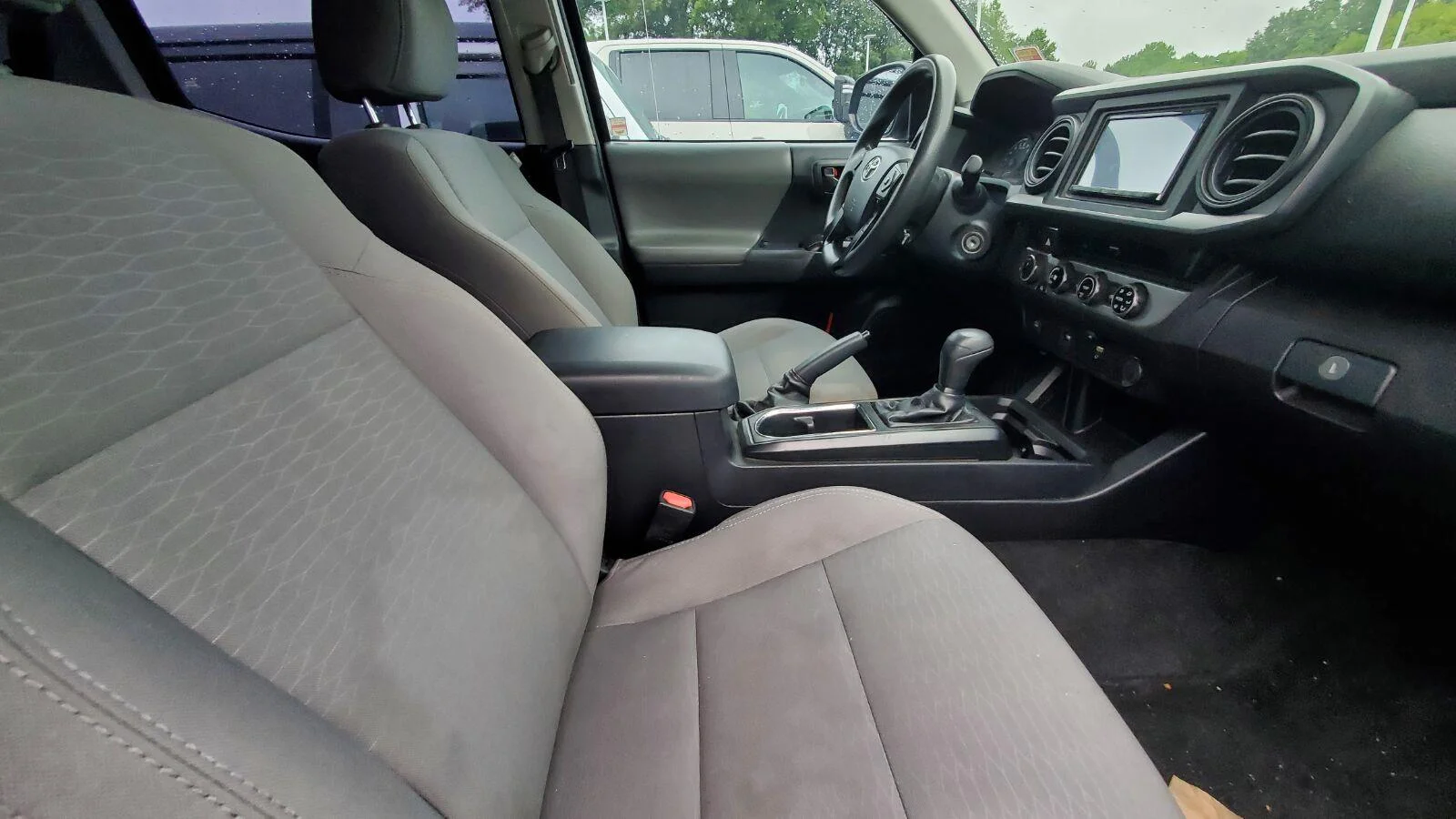 Used 2018 Midnight Black Metallic Toyota SR image 4