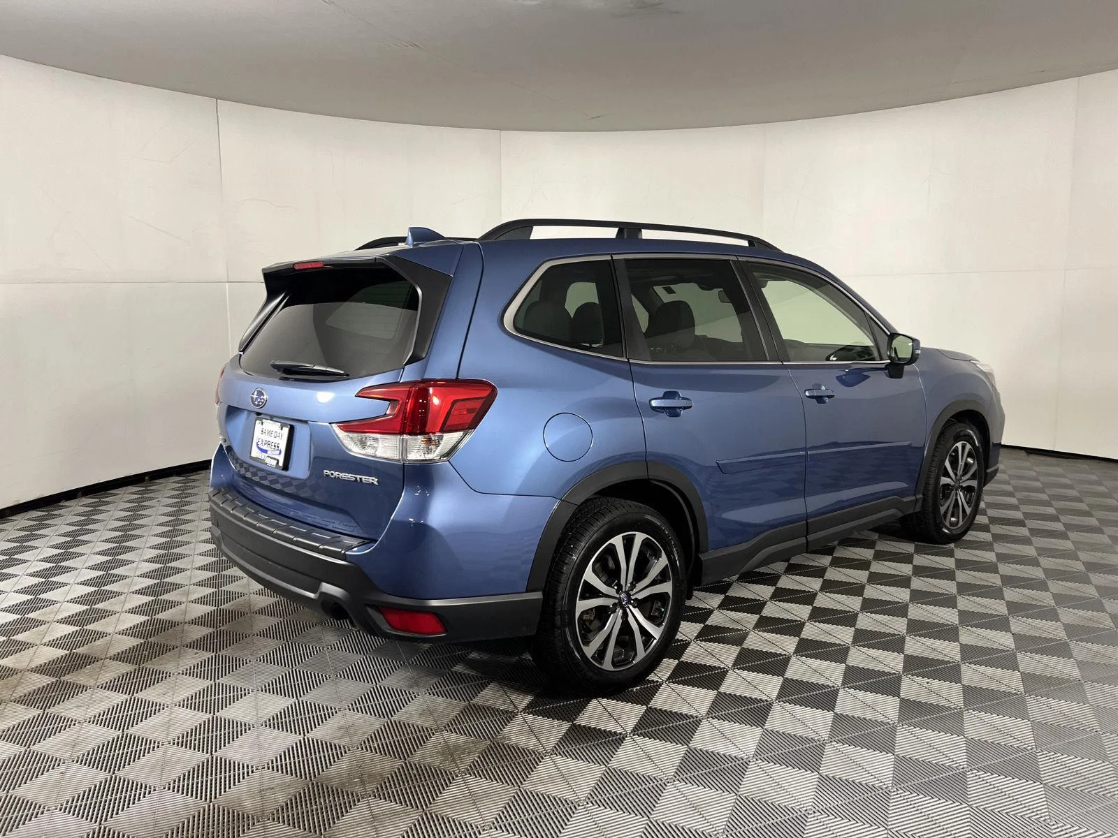 Used 2021 Horizon Blue Pearl Subaru Limited image 28