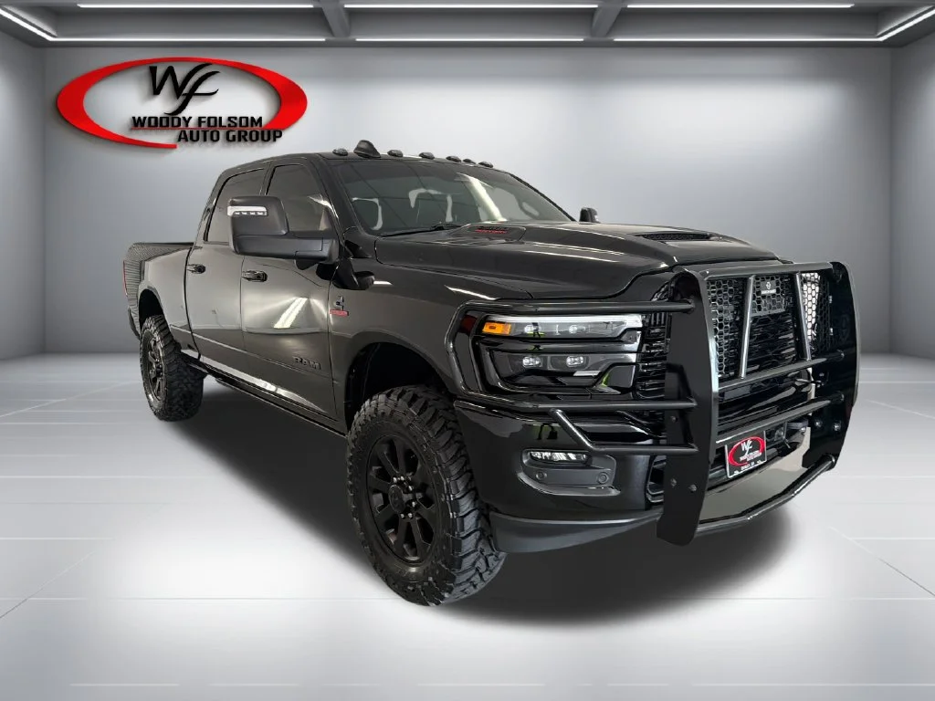 New 2026 Diamond Black Crystal Pearl-Coat Exterior Paint RAM Laramie image 3