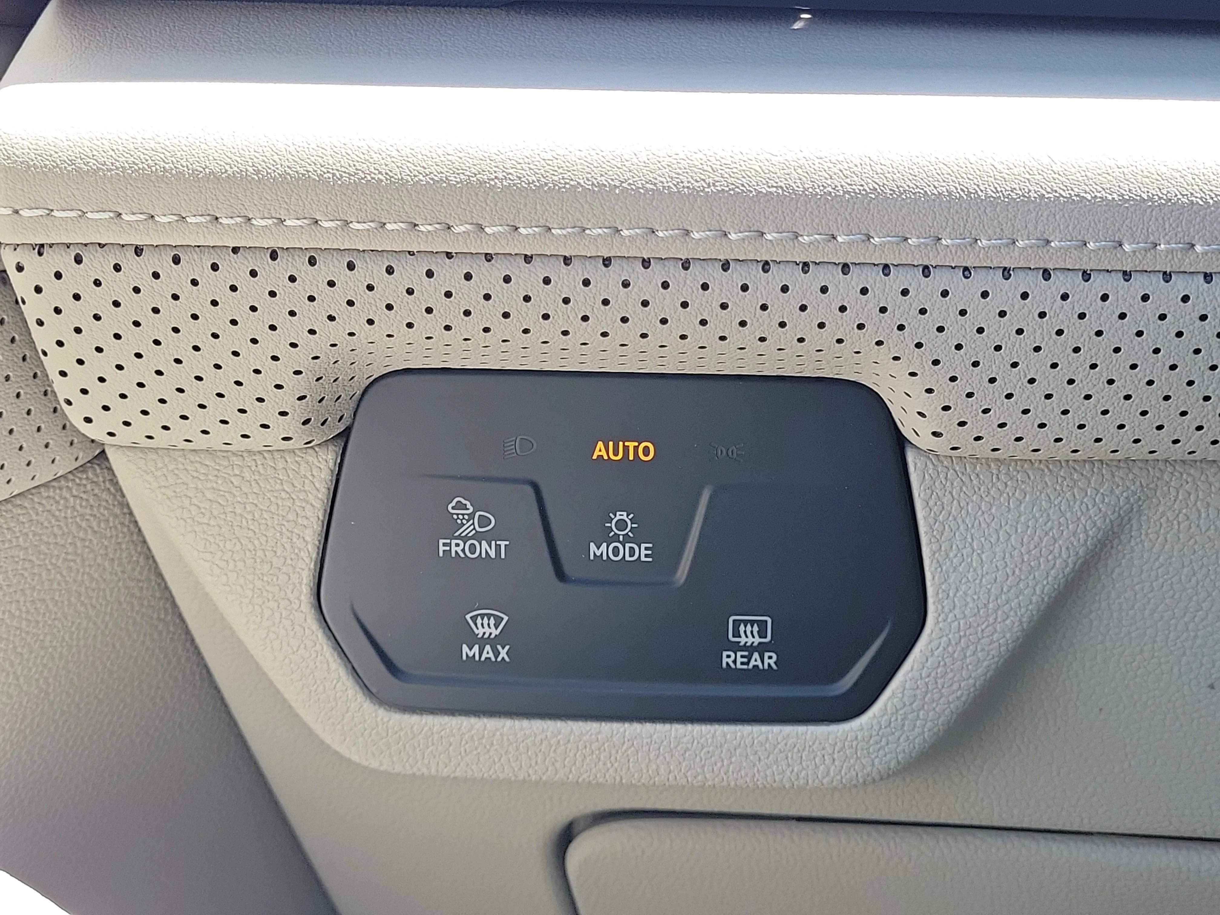 New 2026 Silver Volkswagen SE w/Technology image 19