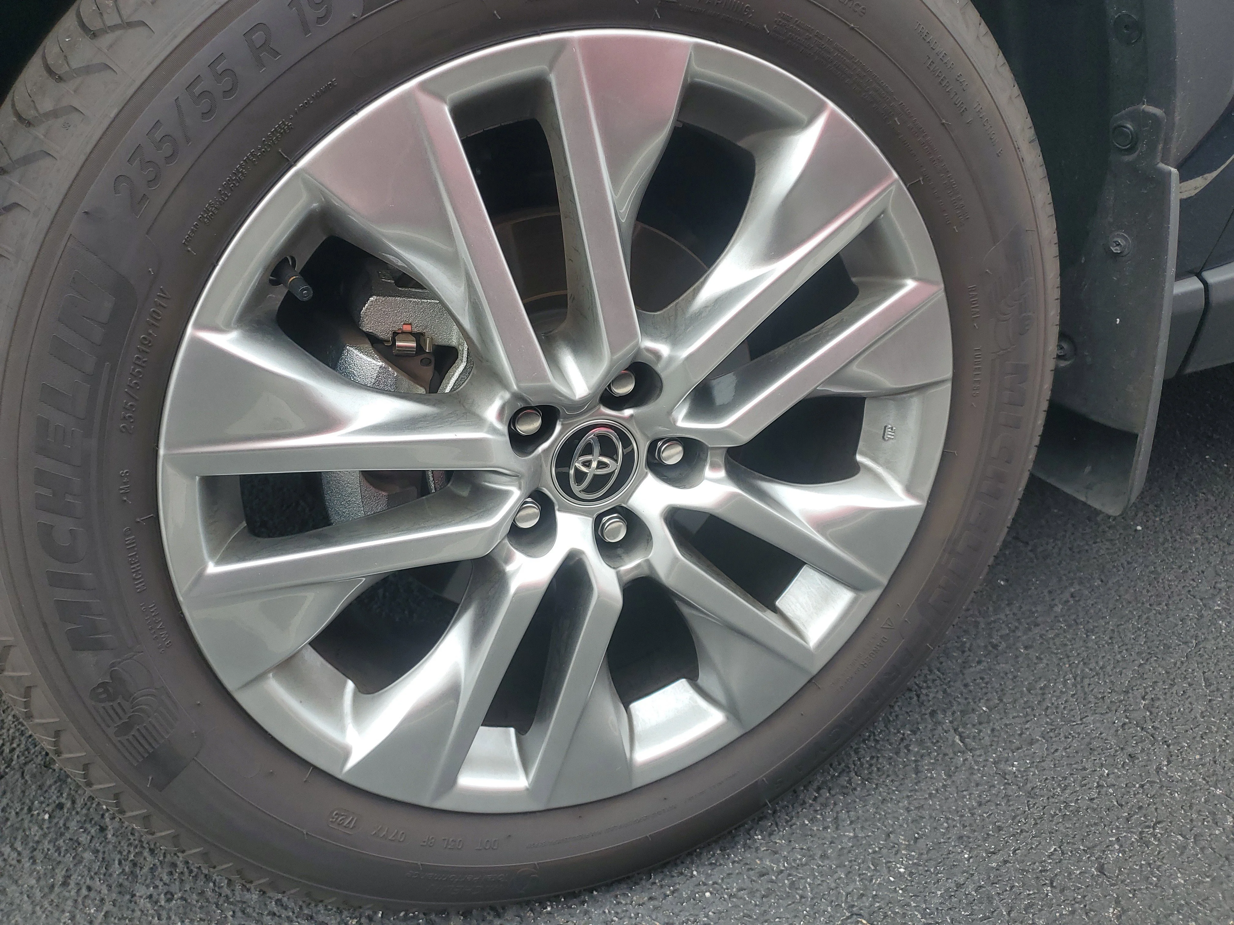 Used 2025 Midnight Black Metallic Toyota XLE Premium image 3