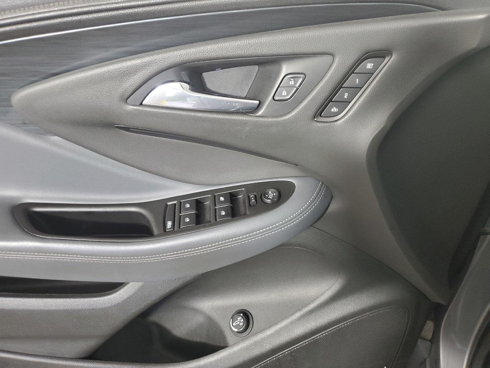 Used 2019 Satin Steel Metallic Buick Premium image 9
