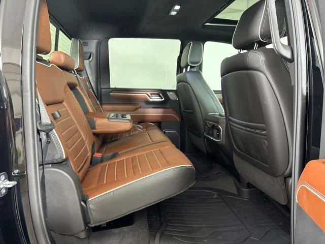 Used 2025 Onyx Black GMC Denali Ultimate image 5