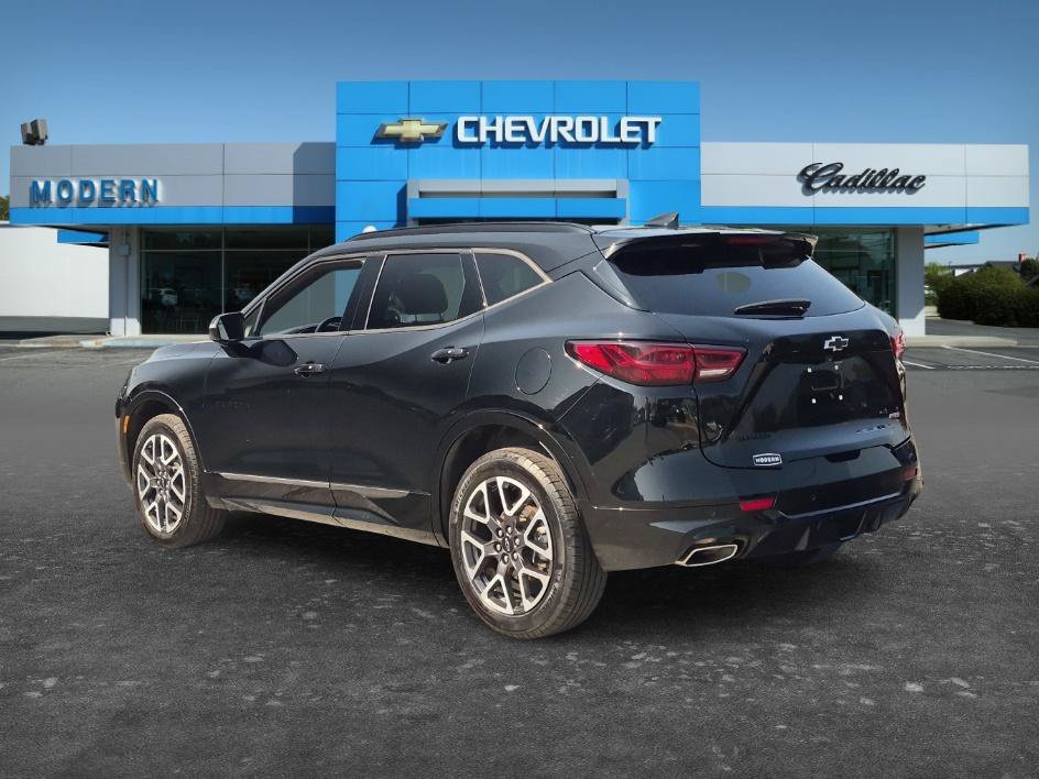 Used 2025 Black Chevrolet RS image 3