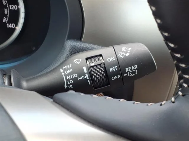 Used 2020 Starfire Pearl Lexus Luxury image 32