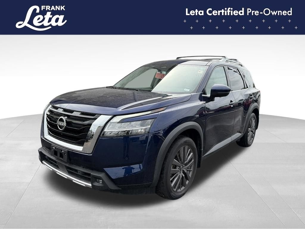 2022 Nissan Pathfinder SL 4WD's photo