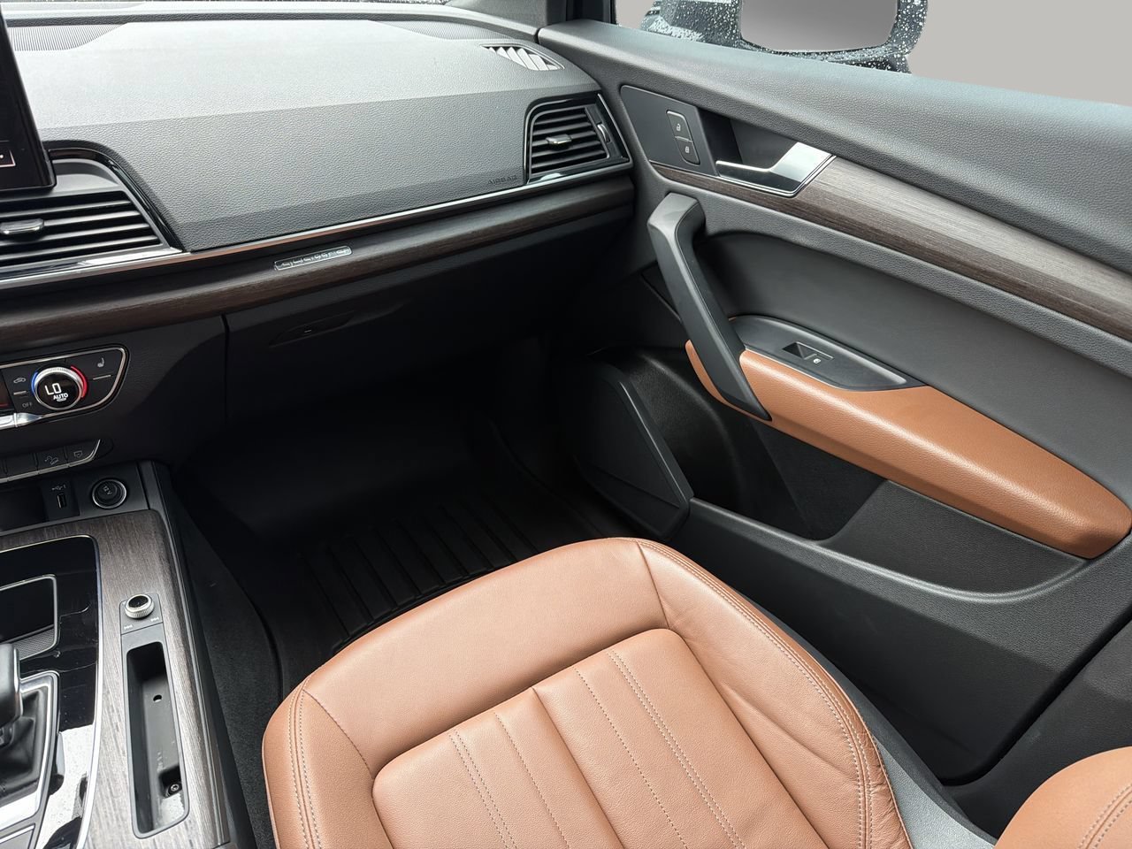 Used 2024 Arkona White Audi 40 Premium image 16