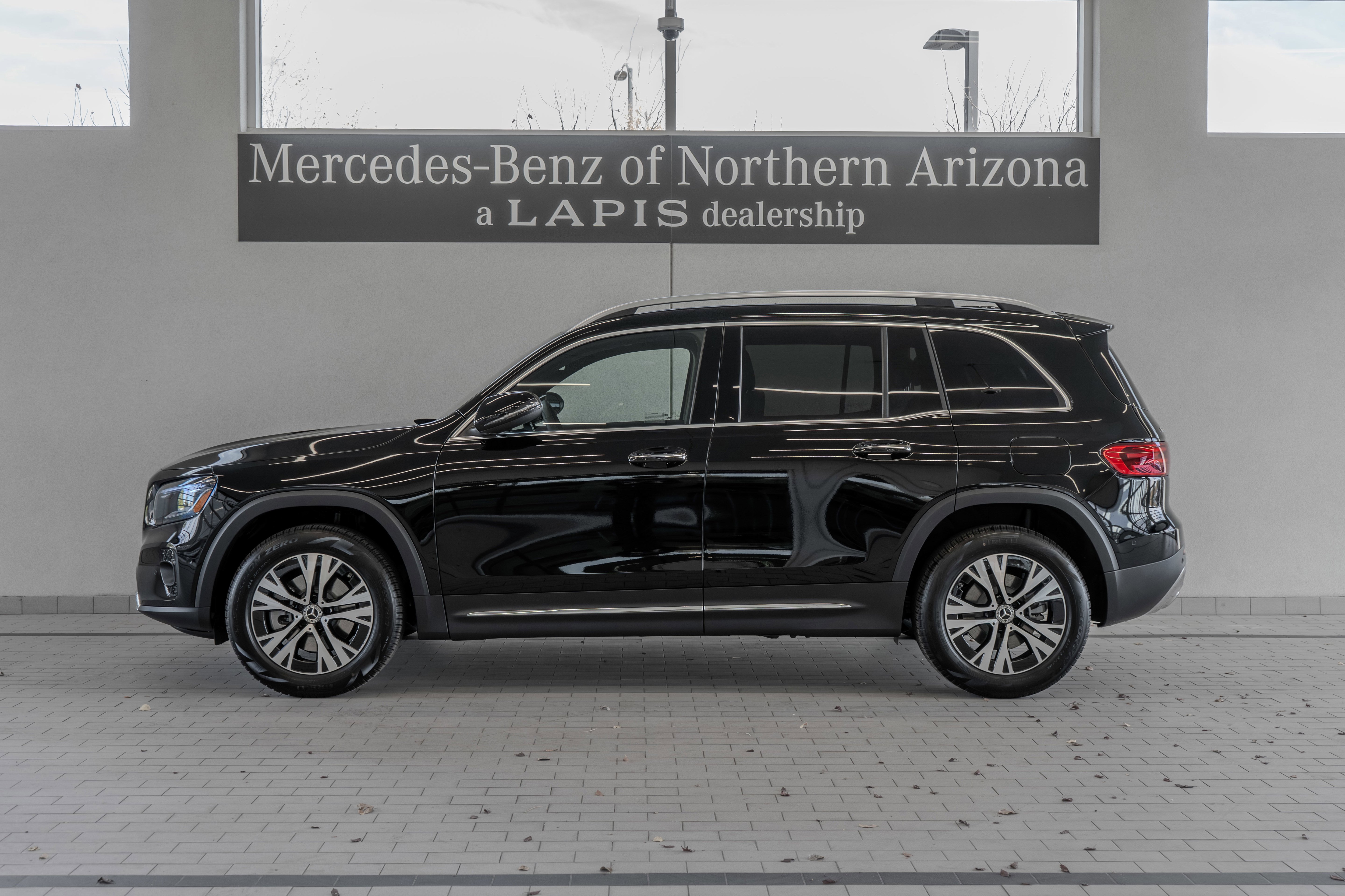 New 2026 Night Black Mercedes-Benz GLB 250 image 38