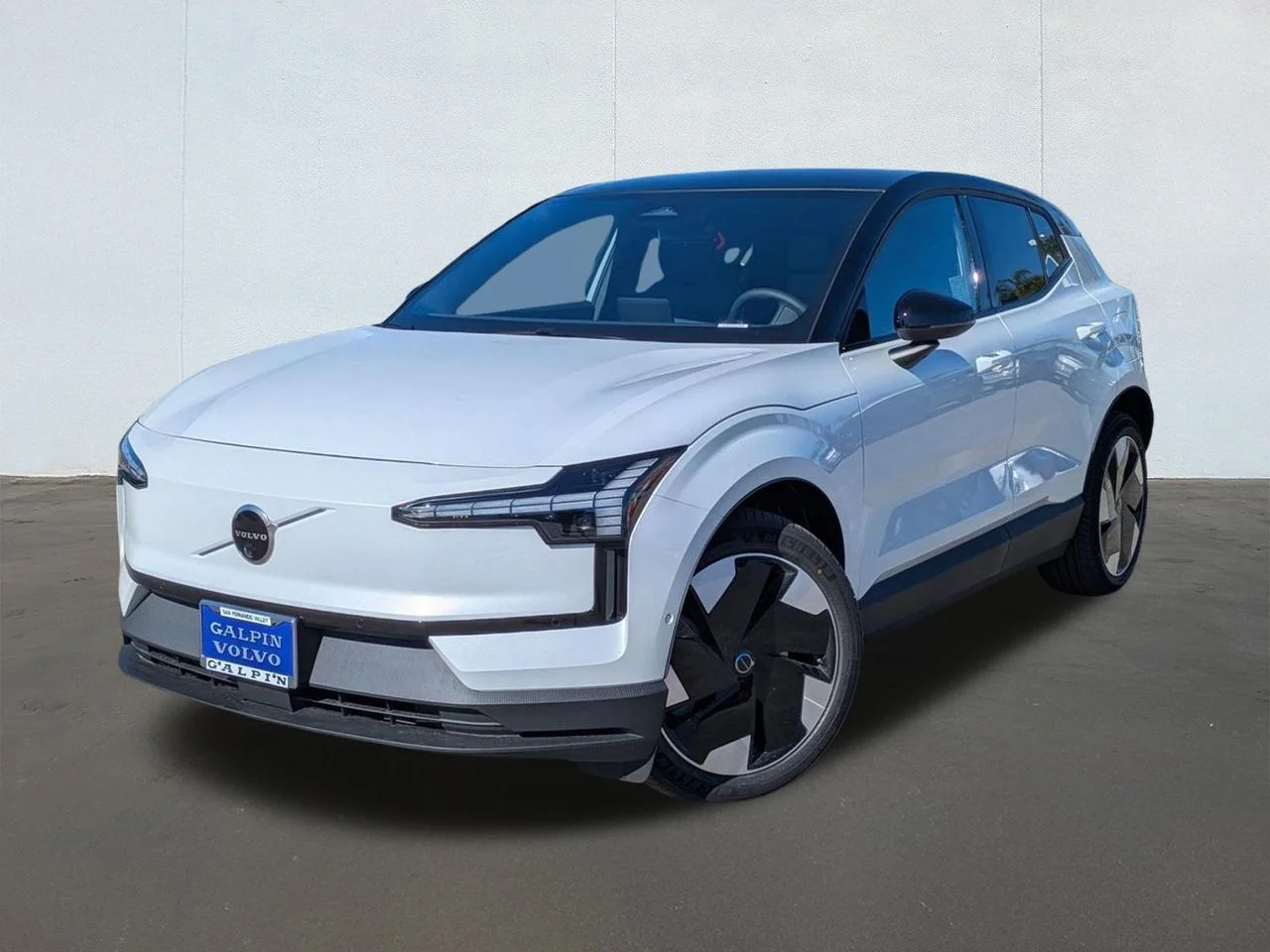 2026 Volvo EX30 Twin Motor Performance Ultra's photo