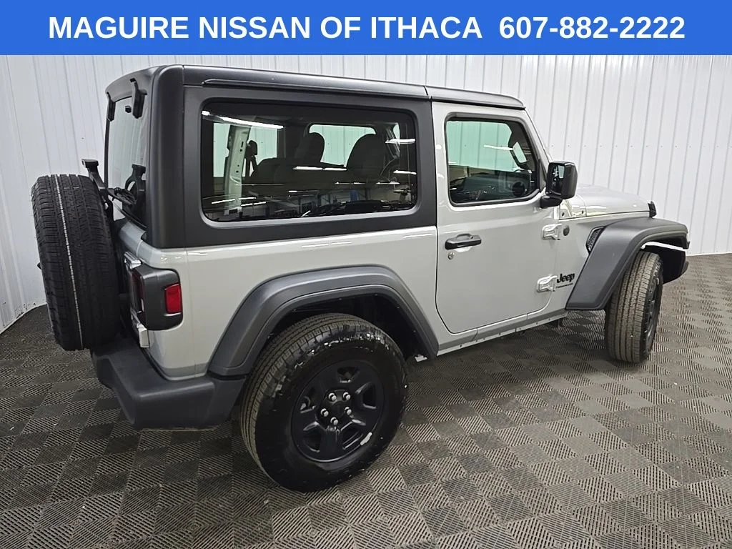 Used 2024 Silver Jeep Sport image 3