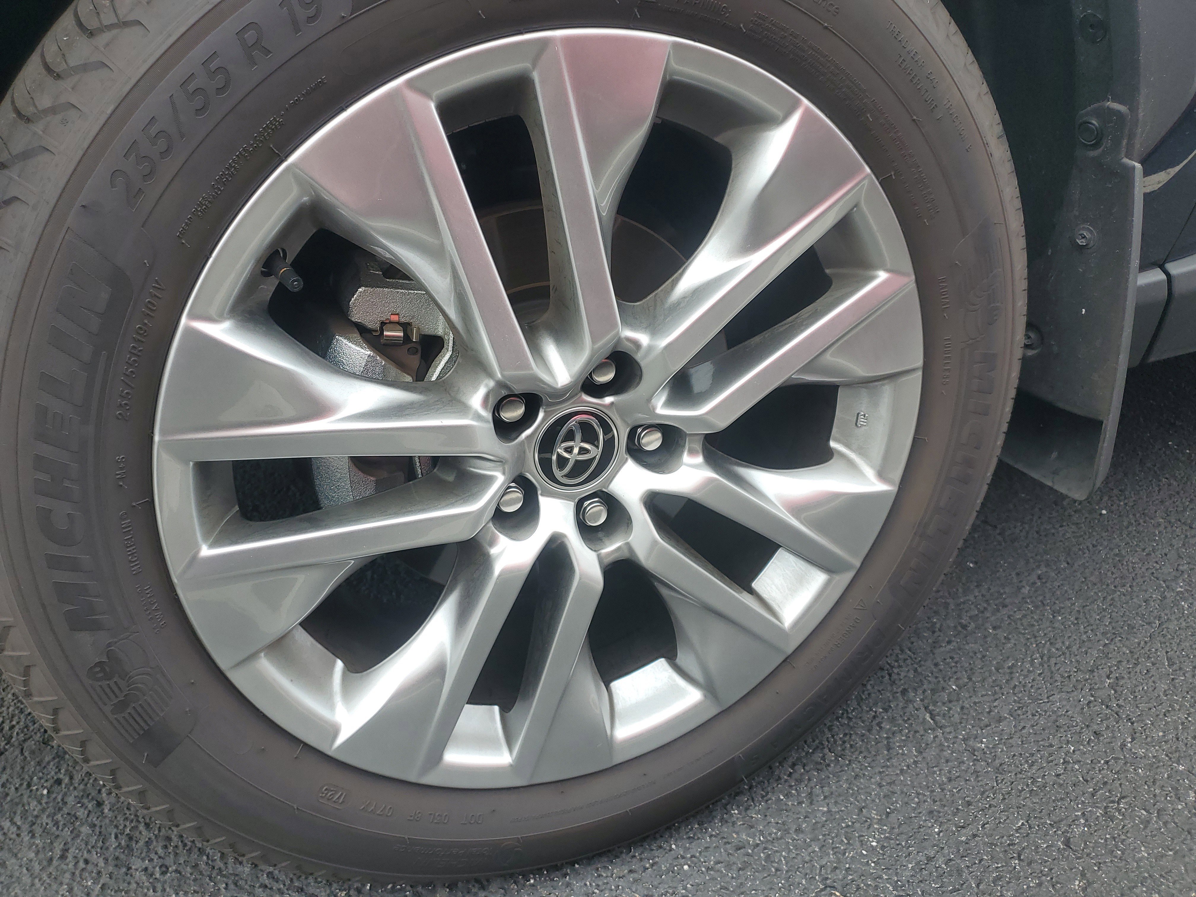 Used 2025 Midnight Black Metallic Toyota XLE Premium image 3